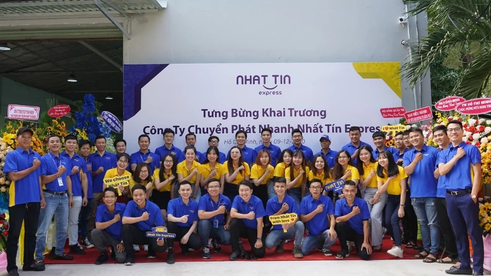 May đồng phục Tân Uyên