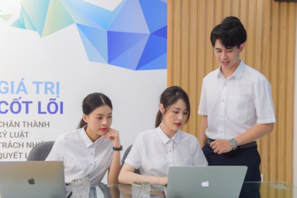 Áo sơ mi đồng phục